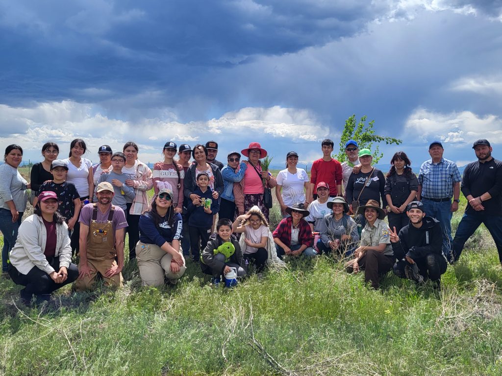 volunteer group picture on the refuge