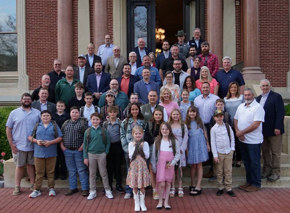 Group photo at MO Gov Youth Turkey Hunt